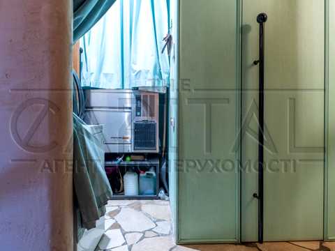 комерційна за адресою Прорізна вул., 4