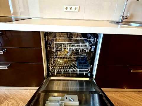 квартира за адресою Королеви Єлизавети ІІ вул. (Глинки), 2
