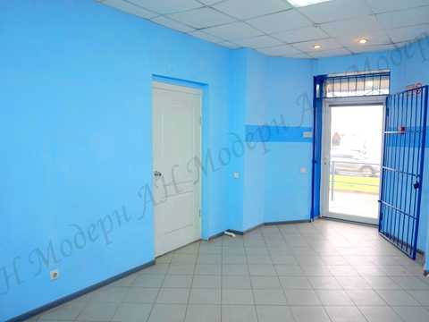 комерційна за адресою Каштанова вул., 2