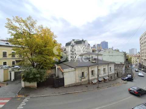 комерційна за адресою Круглоуніверситетська вул., 7