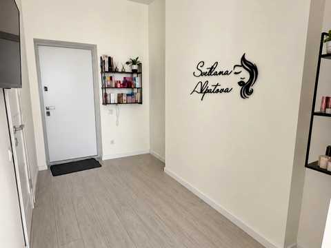 комерційна за адресою Центральна вул., 21-Б