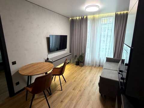 квартира за адресою Космічна вул., 5