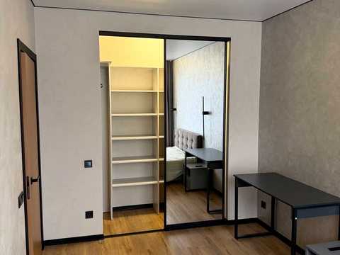 квартира за адресою Космічна вул., 5