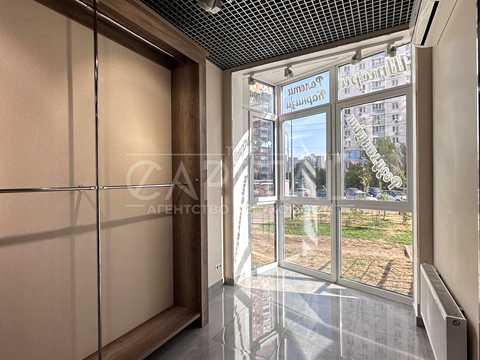 комерційна за адресою Драгоманова вул., 12
