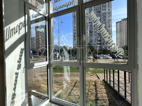 комерційна за адресою Драгоманова вул., 12