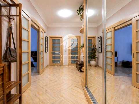квартира за адресою Київ, Дніпровська набережна вул., 14
