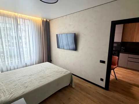 квартира за адресою Космічна вул., 5