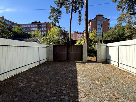 будинок за адресою Кленова вул., 43