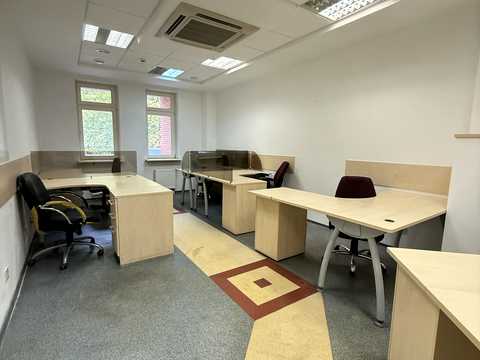 комерційна за адресою Лєскова вул., 1-А