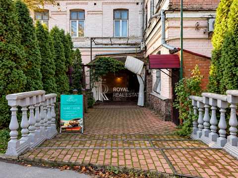 комерційна за адресою Велика Житомирська вул., 4-В