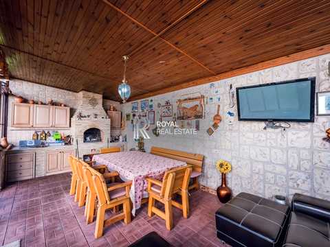 дом по адресу Лесі Українки