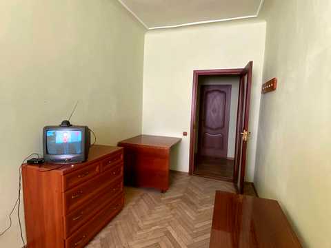 кімната за адресою Героїв Крут вул., 1