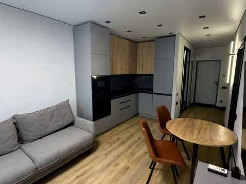 квартира за адресою Космічна вул., 5