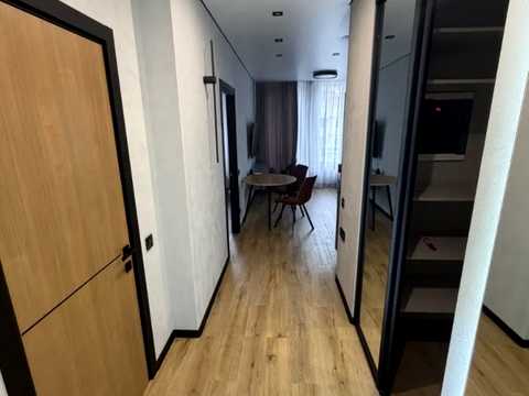 квартира за адресою Космічна вул., 5