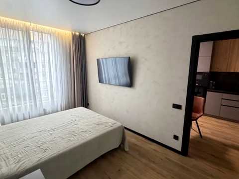 квартира за адресою Космічна вул., 5