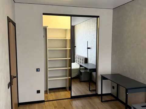 квартира за адресою Космічна вул., 5