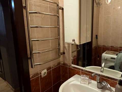 квартира за адресою Ревуцького вул., 10/2