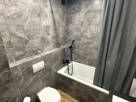 квартира за адресою Космічна вул., 5