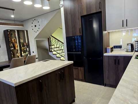 квартира за адресою Героїв Крут вул., 6