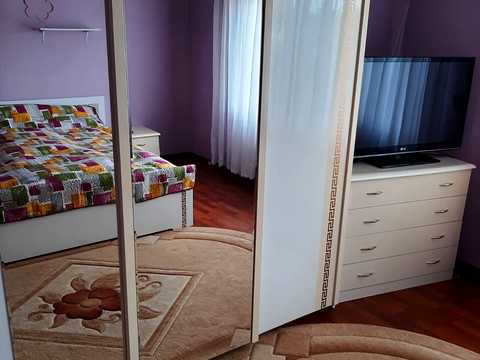 будинок за адресою  Хуст, Головна, 111