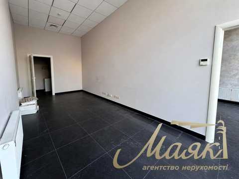 коммерческая по адресу Джона Маккейна ул. (Івана Кудрі), 7