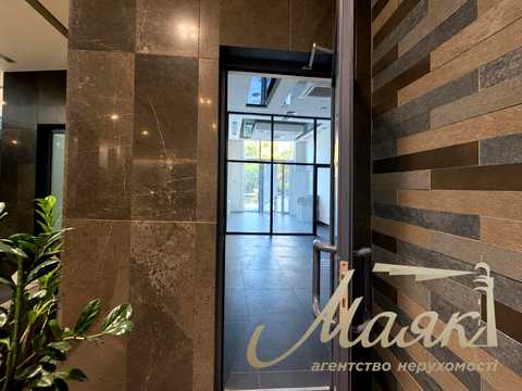 коммерческая по адресу Джона Маккейна ул. (Івана Кудрі), 7
