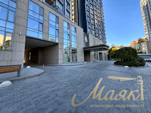 коммерческая по адресу Джона Маккейна ул. (Івана Кудрі), 7