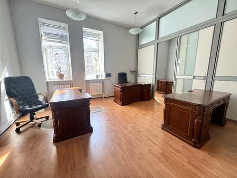 комерційна за адресою Велика Житомирська вул., 16