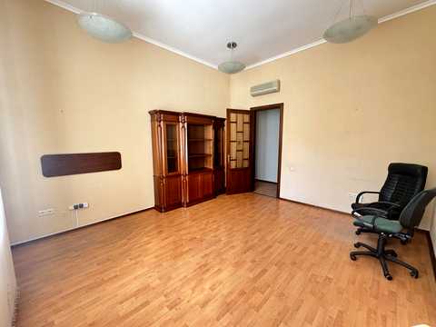 комерційна за адресою Велика Житомирська вул., 16