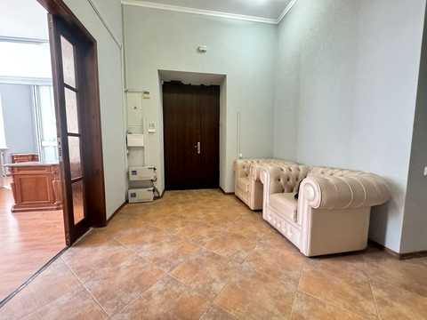 комерційна за адресою Велика Житомирська вул., 16
