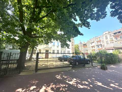 квартира за адресою Братська вул., 5