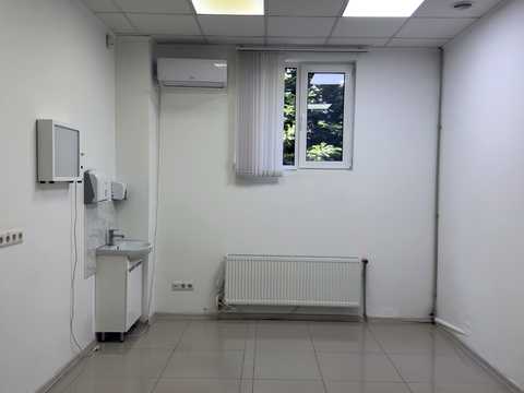 комерційна за адресою Георгія Липського вул. (Толбухіна), 124