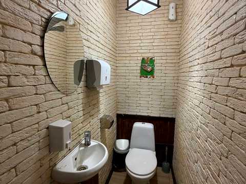 коммерческая по адресу Гетьманська ул., 12