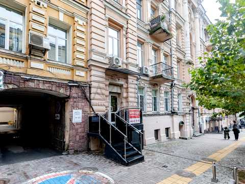 коммерческая по адресу Евгения Чикаленко ул. (Пушкінська), 11