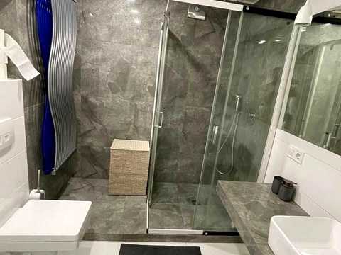 квартира за адресою Тролейбусна вул., 5Б