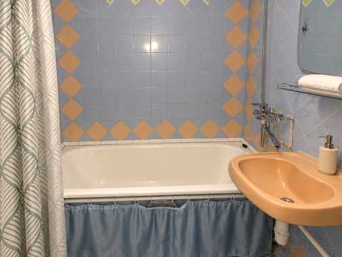 квартира за адресою Ревуцького вул., 10/2
