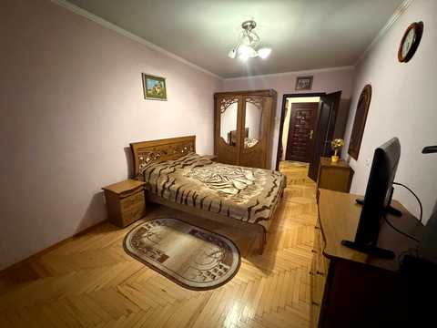 квартира за адресою Паркова вул., 8