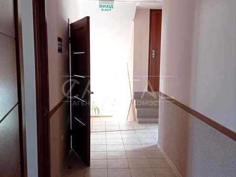 коммерческая по адресу Макарівська ул., 12