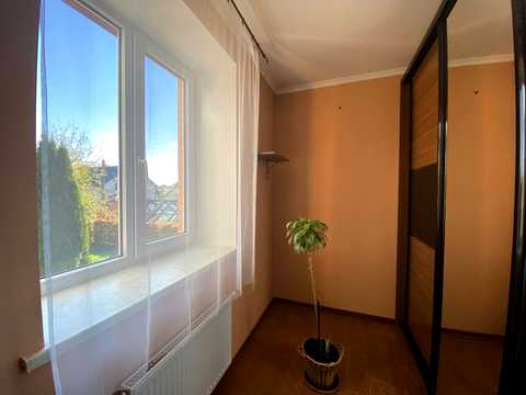 будинок за адресою с. Крюківщина, Квіткова вул., 16