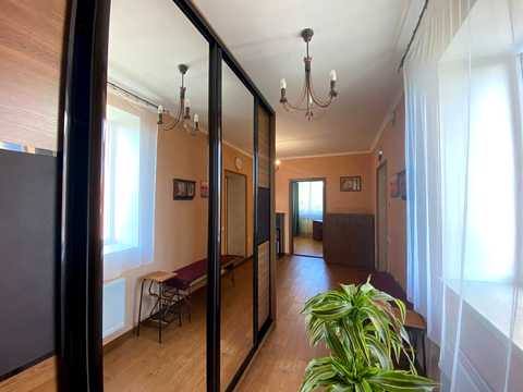 будинок за адресою с. Крюківщина, Квіткова вул., 16