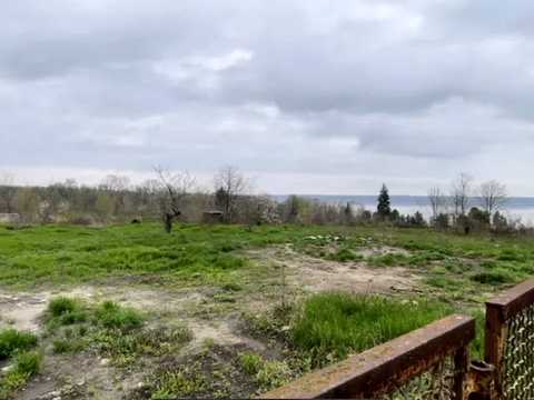 участок по адресу Лоцманська