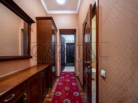 комерційна за адресою Софіївська пл., 4