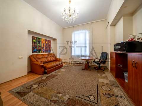 комерційна за адресою Софіївська пл., 4