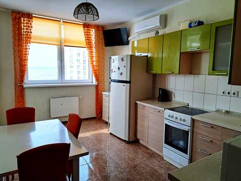 квартира по адресу Сім'ї Кульженків ул. (Петра Дегтяренка), 33