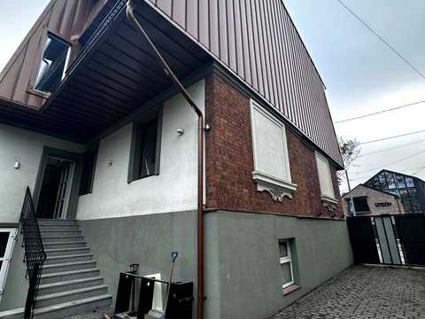 комерційна за адресою Городоцька вул., 227