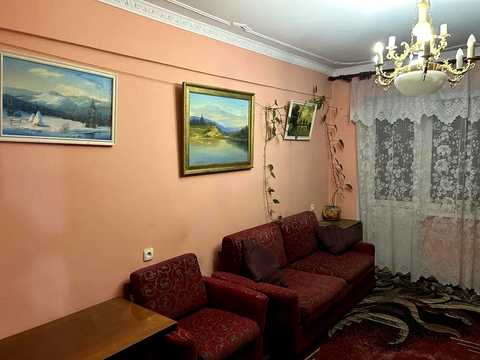 квартира за адресою Михайла Максимовича вул., 6