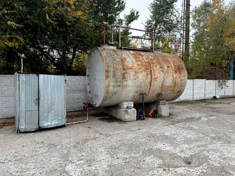 комерційна за адресою Чорних Запорожців вул. (Бориса Кротова), 24