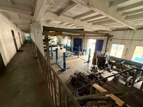 комерційна за адресою Чорних Запорожців вул. (Бориса Кротова), 24