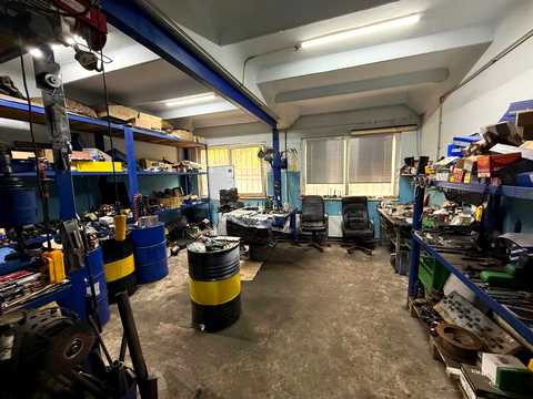 комерційна за адресою Чорних Запорожців вул. (Бориса Кротова), 24