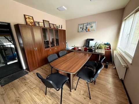 комерційна за адресою Чорних Запорожців вул. (Бориса Кротова), 24